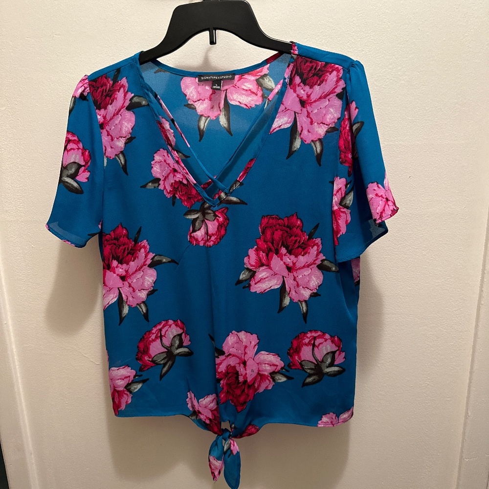 Signature Studio size large NBW top